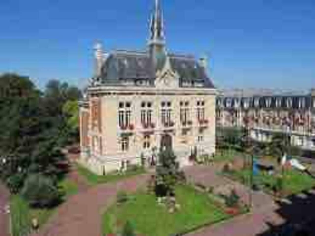 Le Raincy Appartement 2 Pieces Au Raincy Proche De Paris מראה חיצוני תמונה
